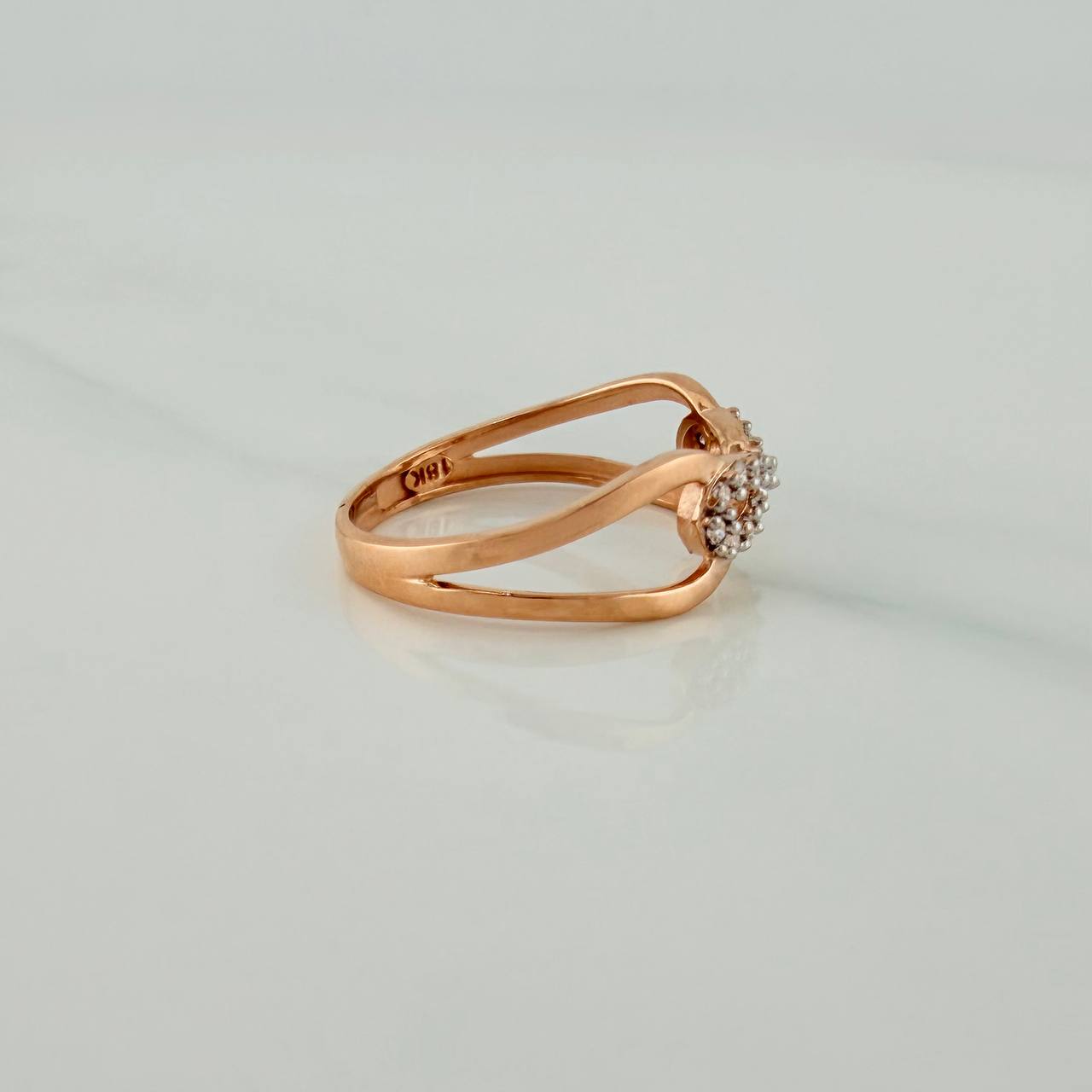 Anillo Infinito 1.8gr / T5 1/4 / Dos Oros Blanco Rosa 18K $