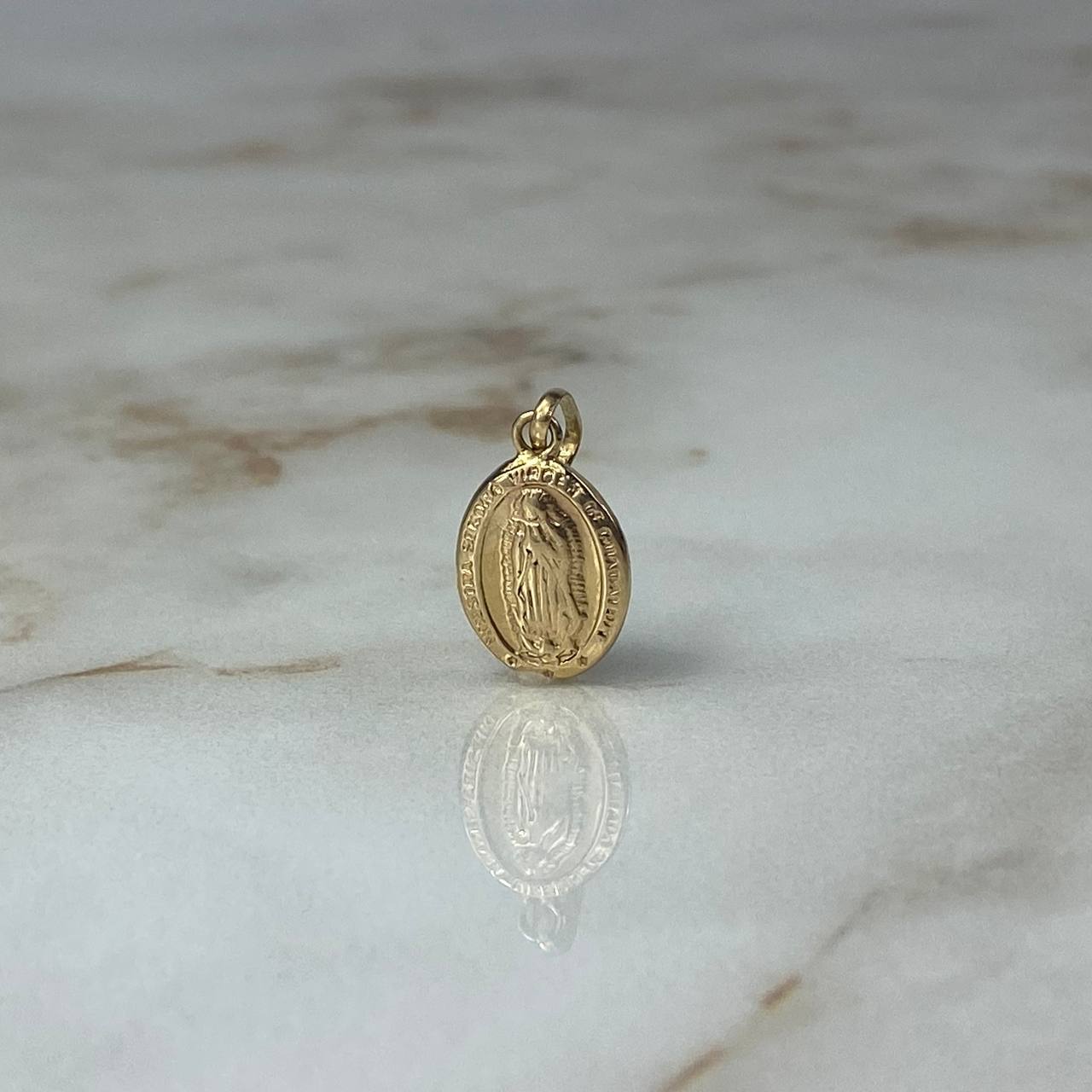 Dije Virgen de Guadalupe 1.1gr / 2cm Troquelado Oro Amarillo