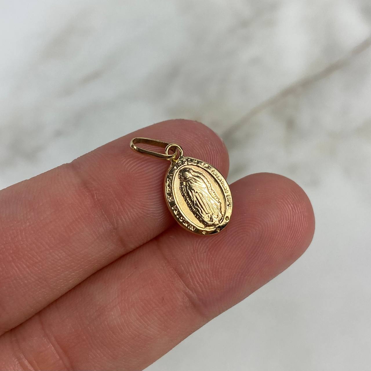 Dije Virgen de Guadalupe 1.1gr / 2cm Troquelado Oro Amarillo