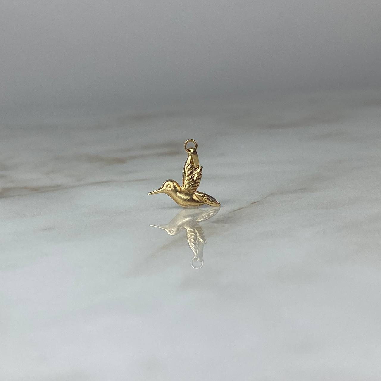 Dije Colibri 0.55gr / 1.8cm / Troquelado Oro Amarillo