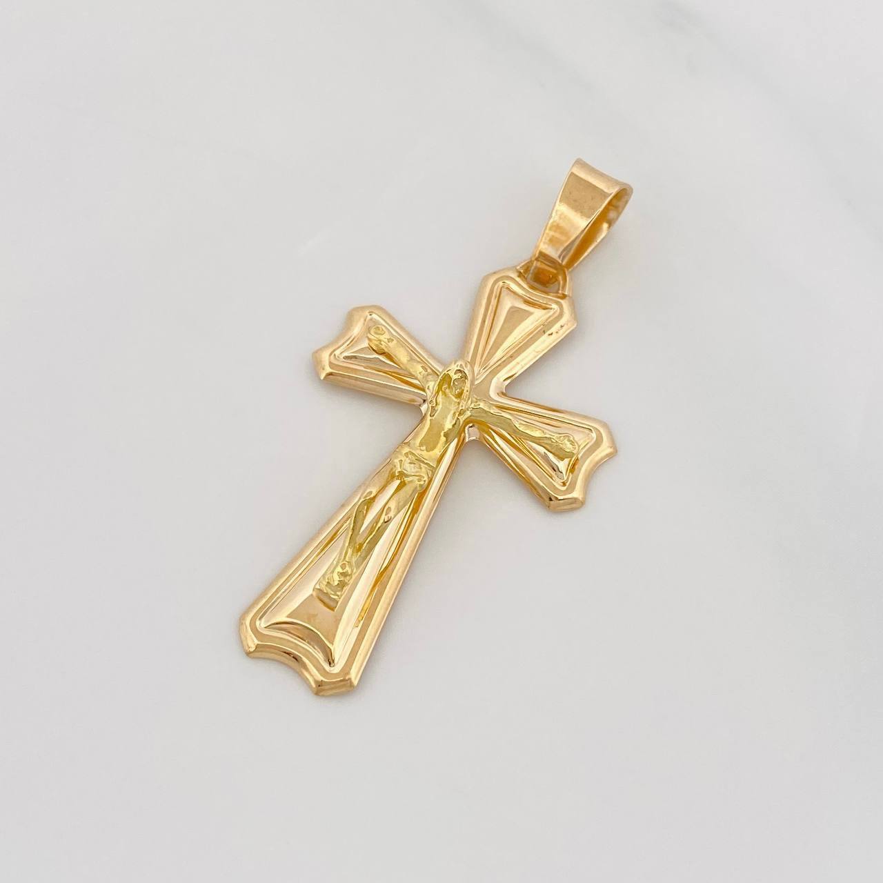 Dije Cruz Cristo 3.35g / 4.05cm Oro Amarillo 18K