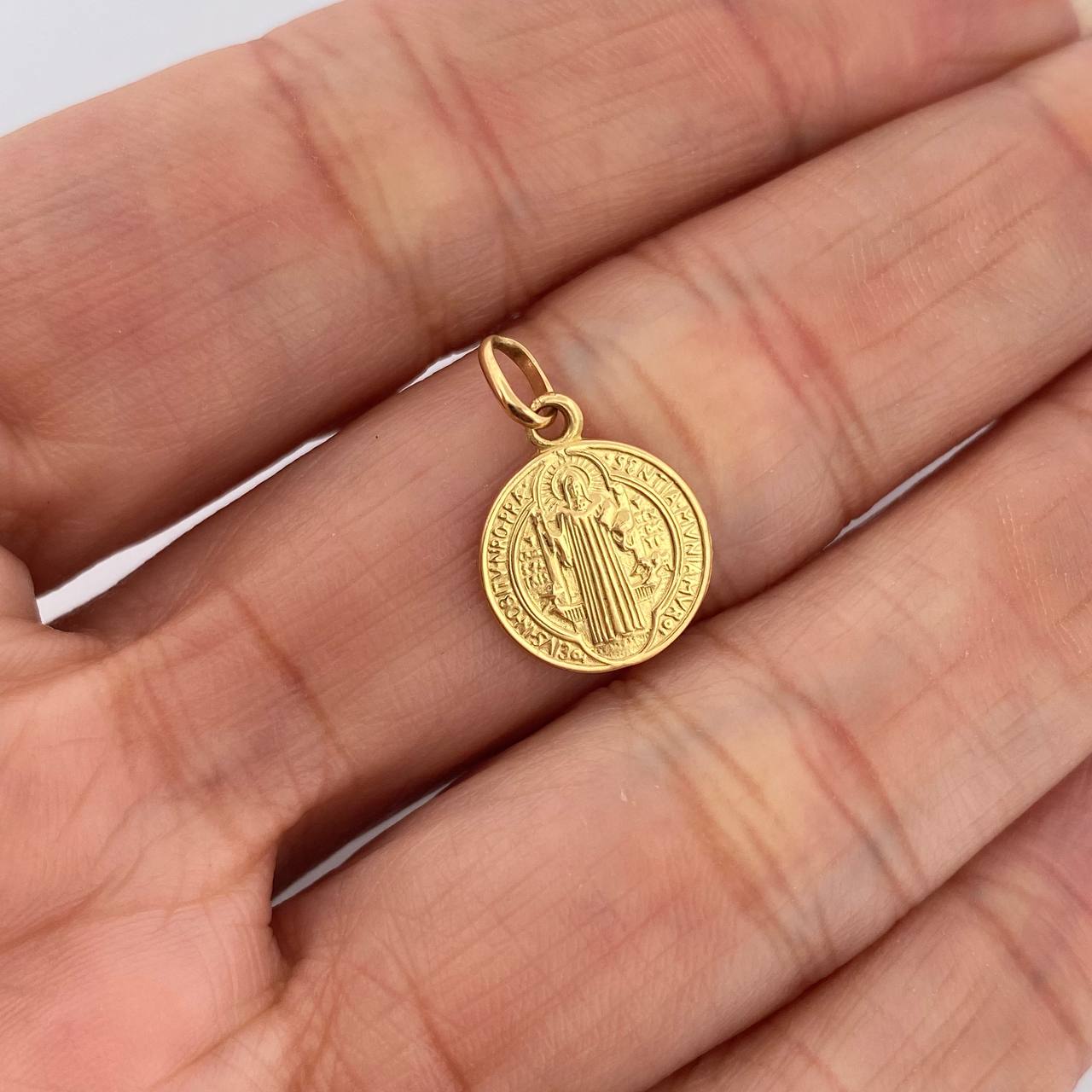 Dije San Benito 1.5gr / 1.8cm / Oro Amarillo 18K $