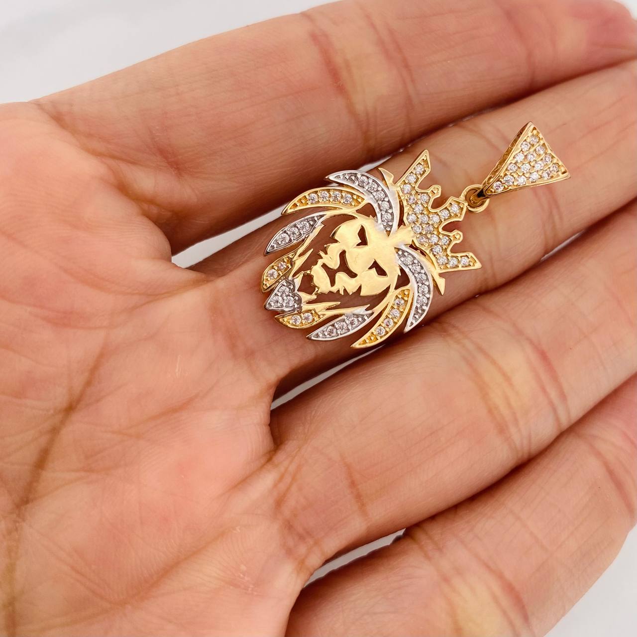 Dije Leon 3.35g / 3.5cm Dos Oros Amarillo Blanco 18K