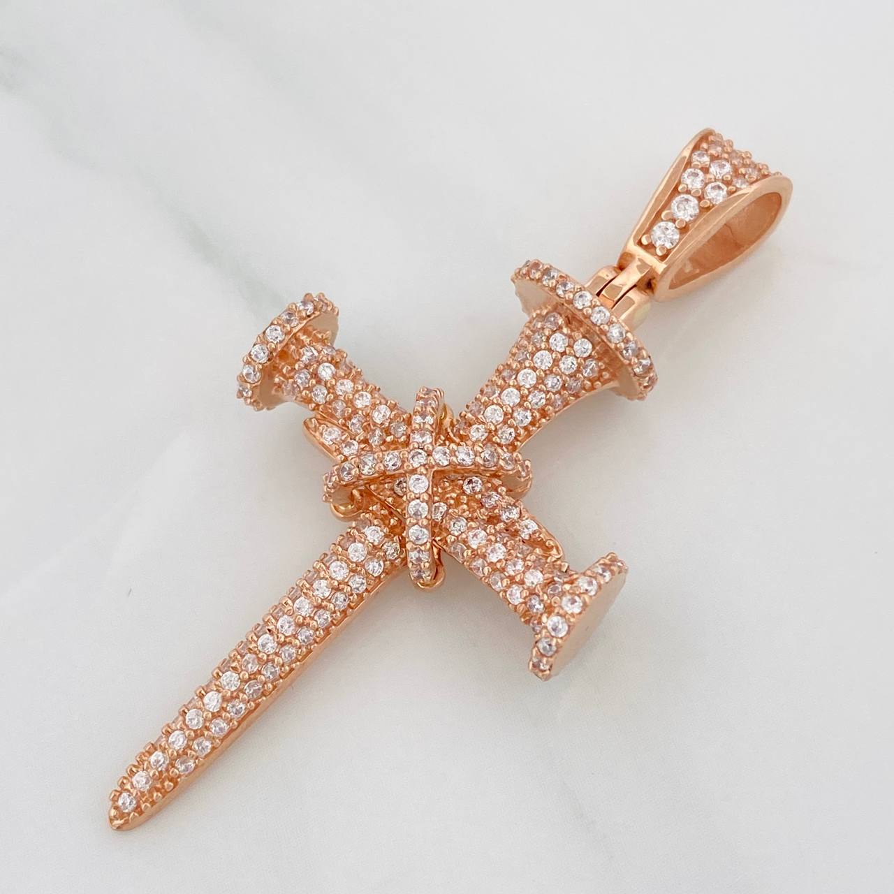 Dije Cruz Clavo 7.05g / 5cm Oro Rosa 18K