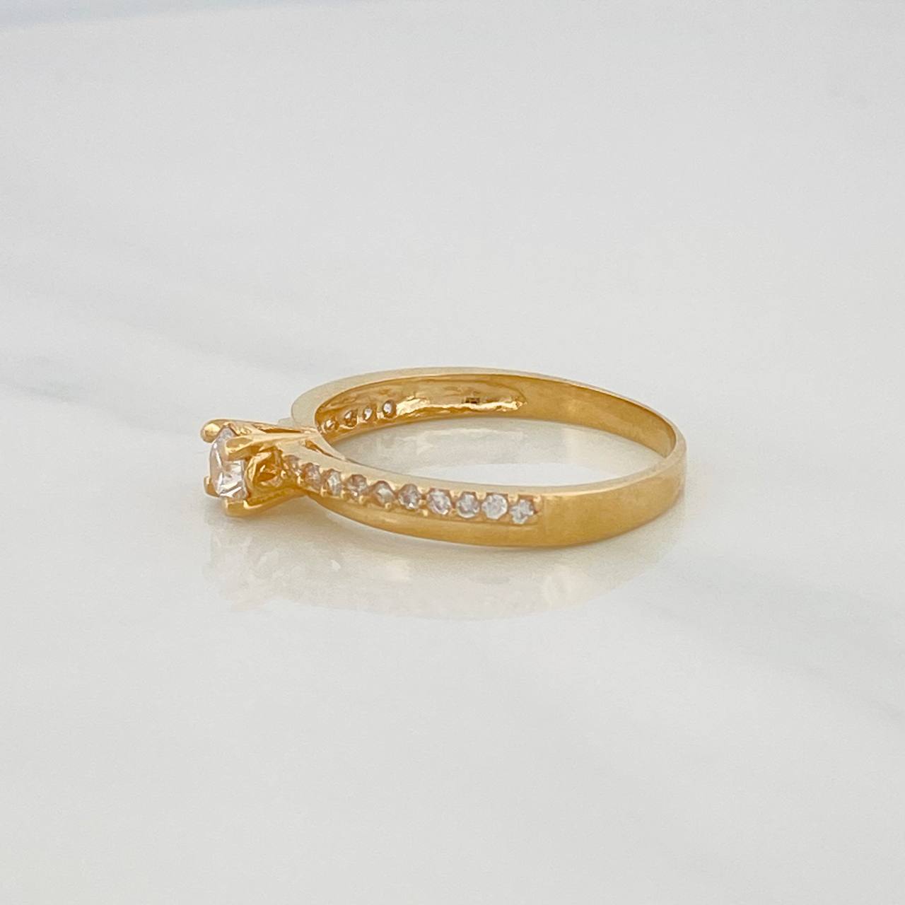 Anillo Solitario Churumbela 2.4g / T7 3/4 Oro Amarillo 18K