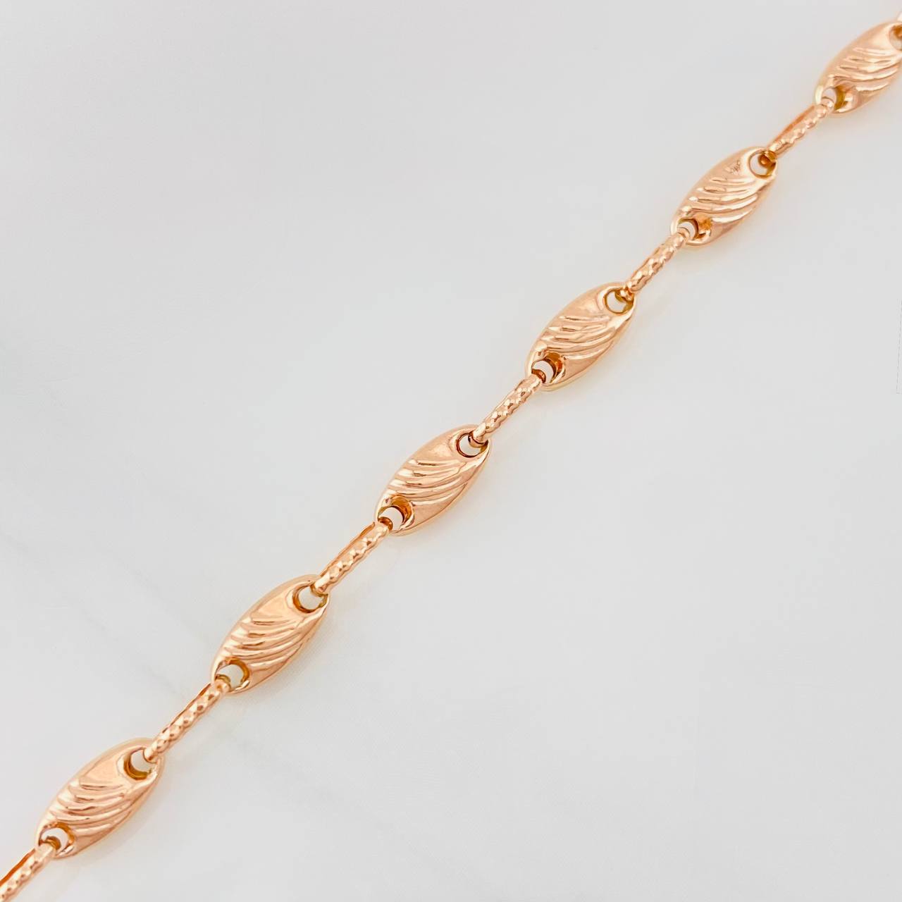 Pulso Rustico 4.6g / 20.5cm / 3.65mm Oro Rosa 18K