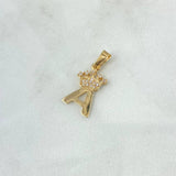 Dije Letra A Corona 1.05gr / 2.3cm / Circones Blancos Oro Amarillo 18K