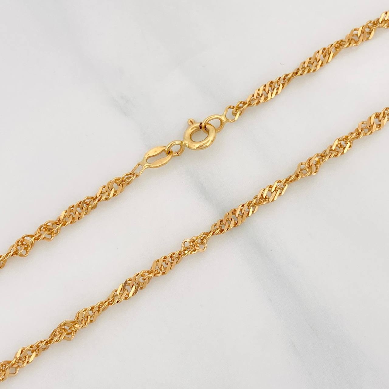 Cadena Singapur 7.05g / 60cm / 2.35mm Oro Amarillo 18K