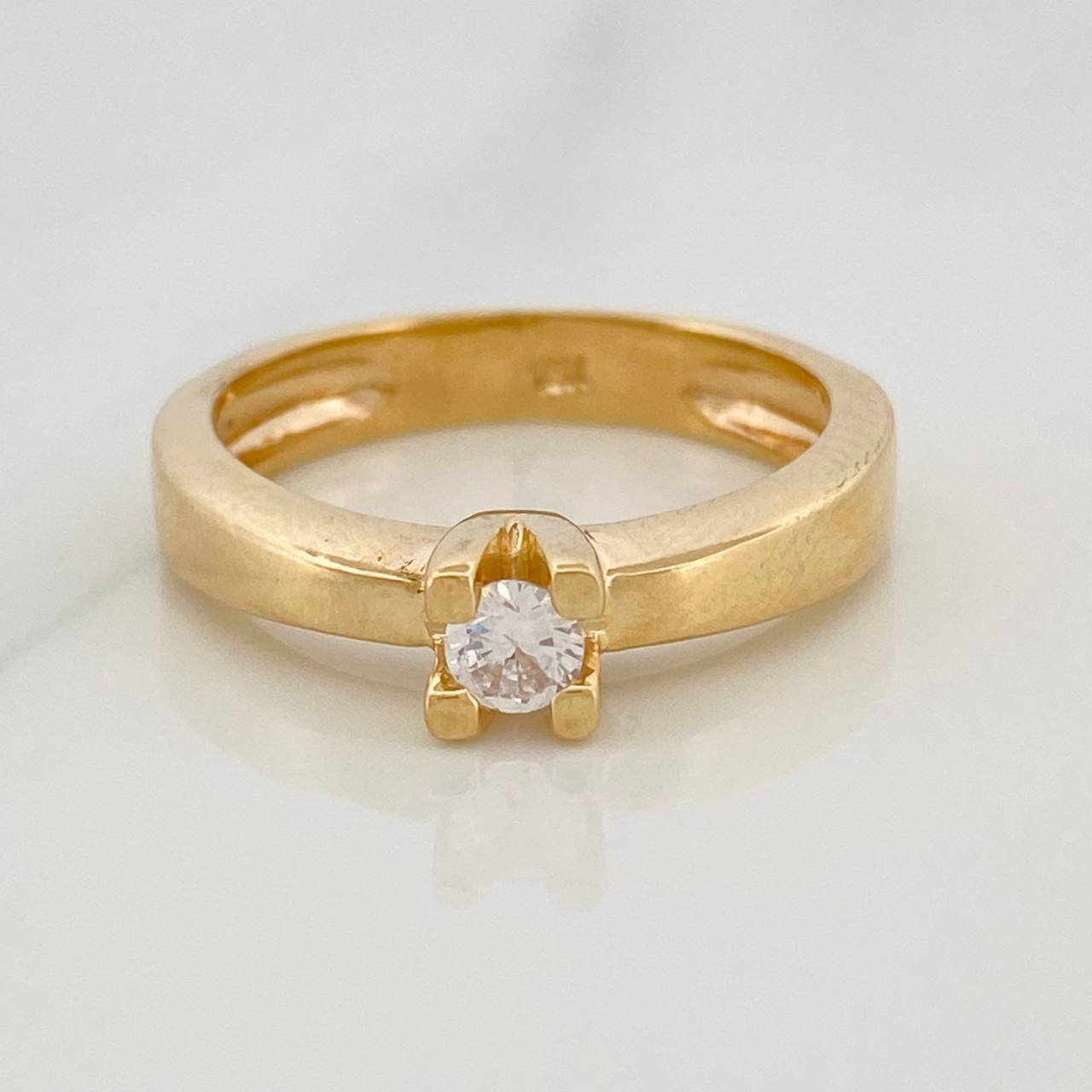 Anillo Solitario 3.85g / T6 3/4 Oro Amarillo 18K