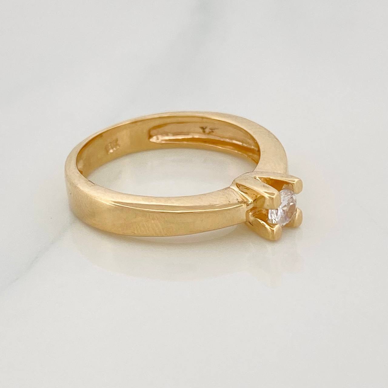 Anillo Solitario 3.85g / T6 3/4 Oro Amarillo 18K