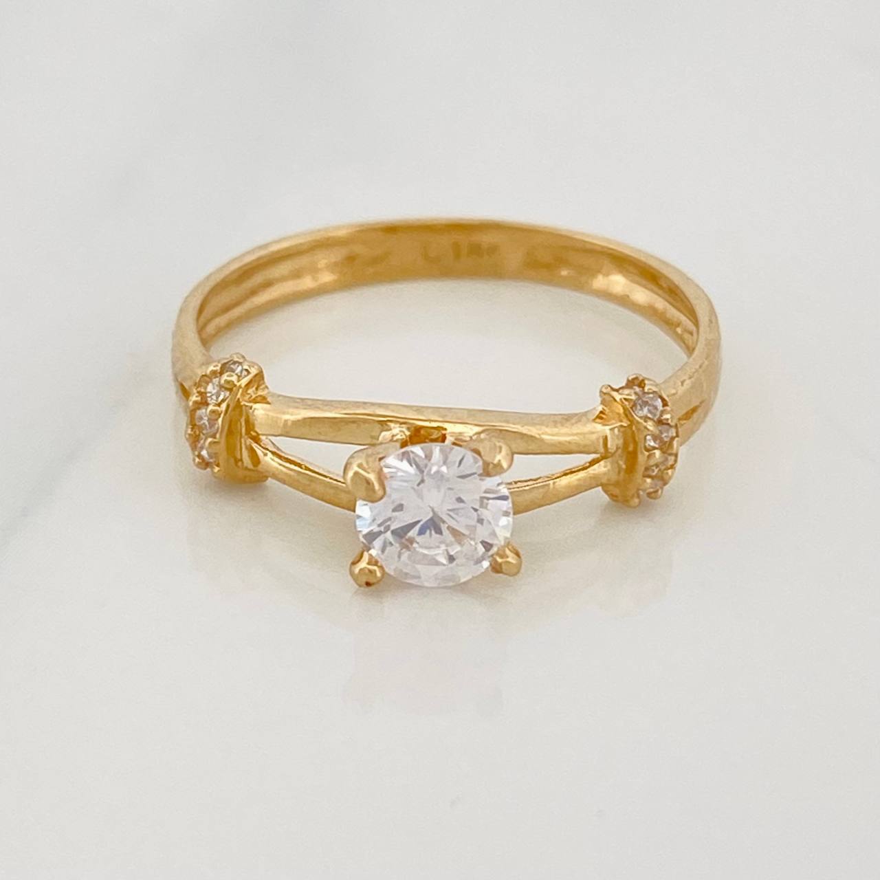 Anillo Solitario 2.05g / T7 1/4 Oro Amarillo 18K