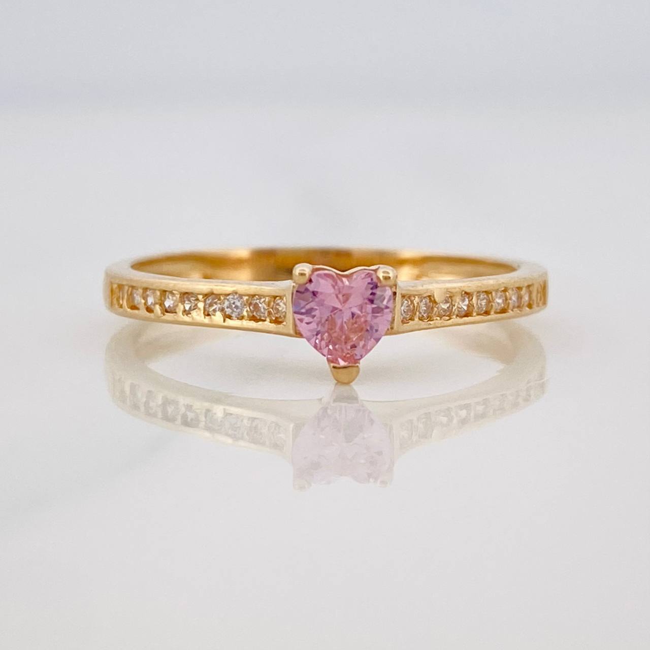 Anillo Solitario Corazon 1.9g / T7 1/4 Oro Amarillo 18K