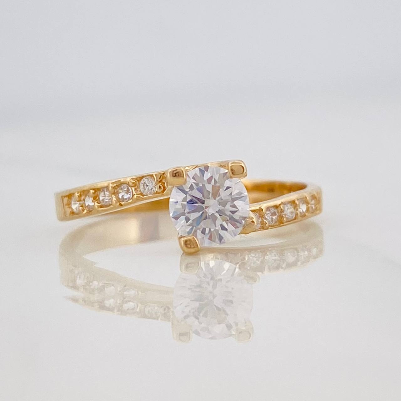 Anillo Solitario 1.8g / T6 1/4 Oro Amarillo 18K