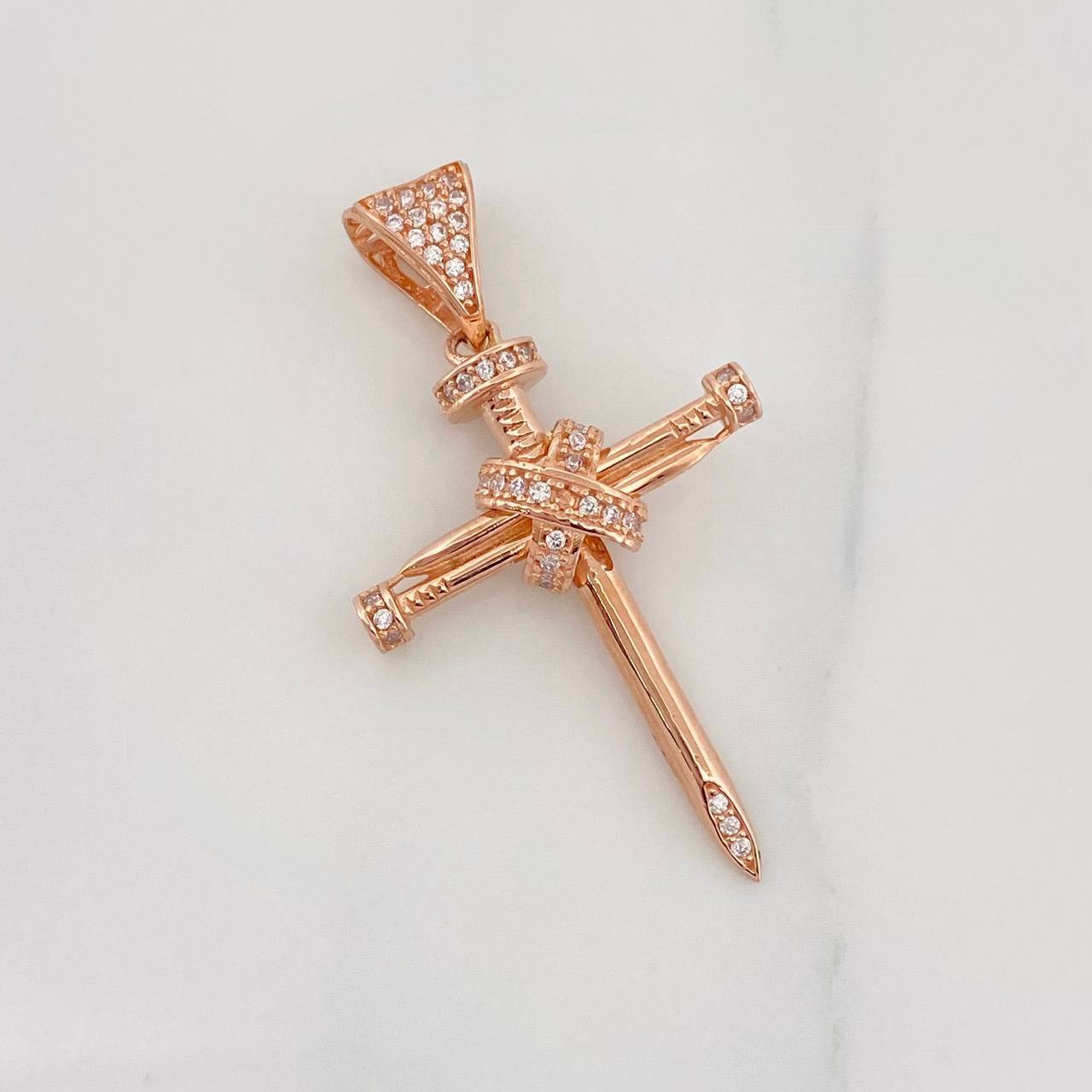 Dije Cruz Clavo 3.35g / 4cm Oro Rosa 18K