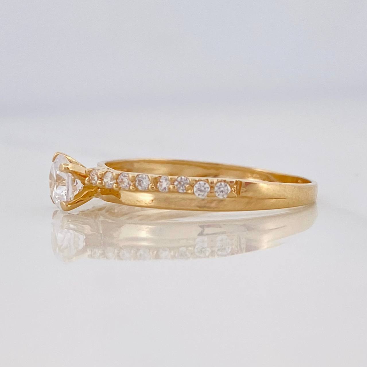 Anillo Solitario 2.55g / T6 1/2 Oro Amarillo 18K
