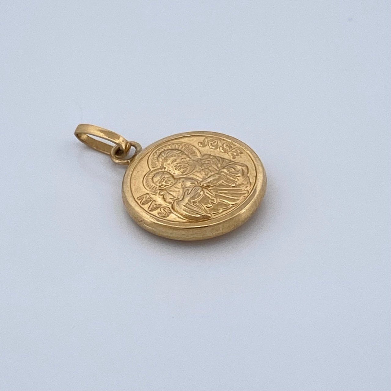Dije San Jose 0.9gr / 2cm / Oro Amarillo 18K $