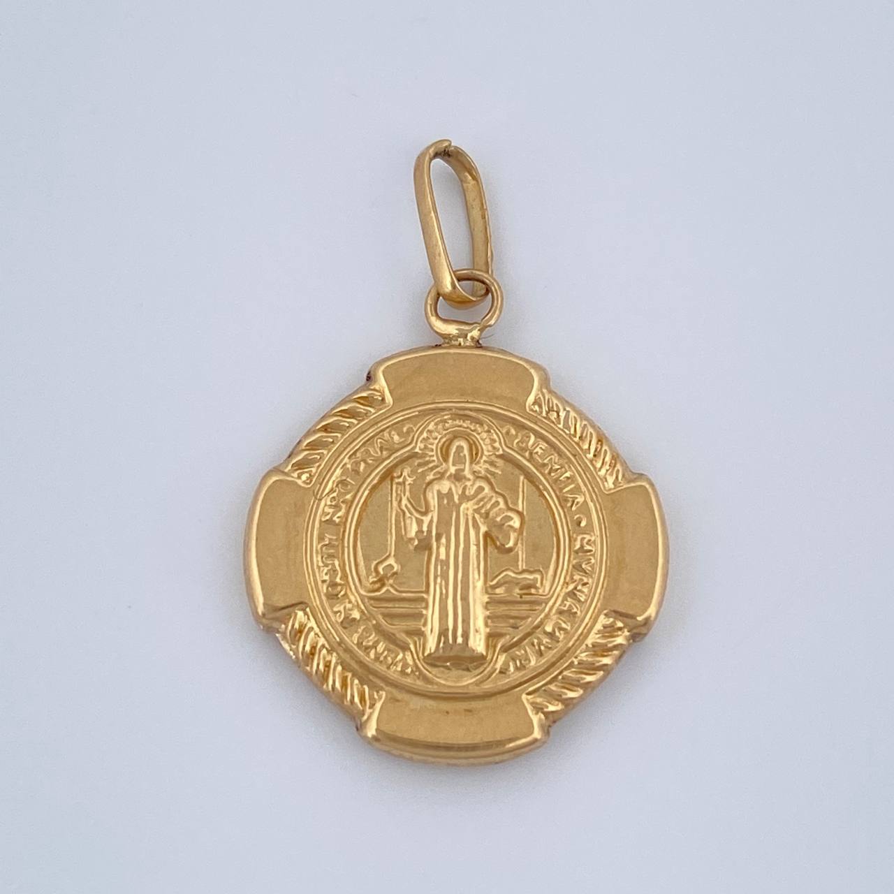 Dije San Benito 1.25gr / 2.6cm / Oro Amarillo 18K $
