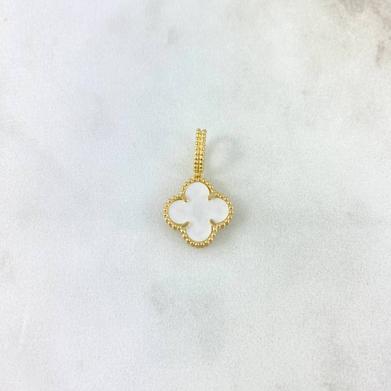 Dije Trebol VCyA 2.15gr / 2.3cm / Nacar Blanco Oro Amarillo +4