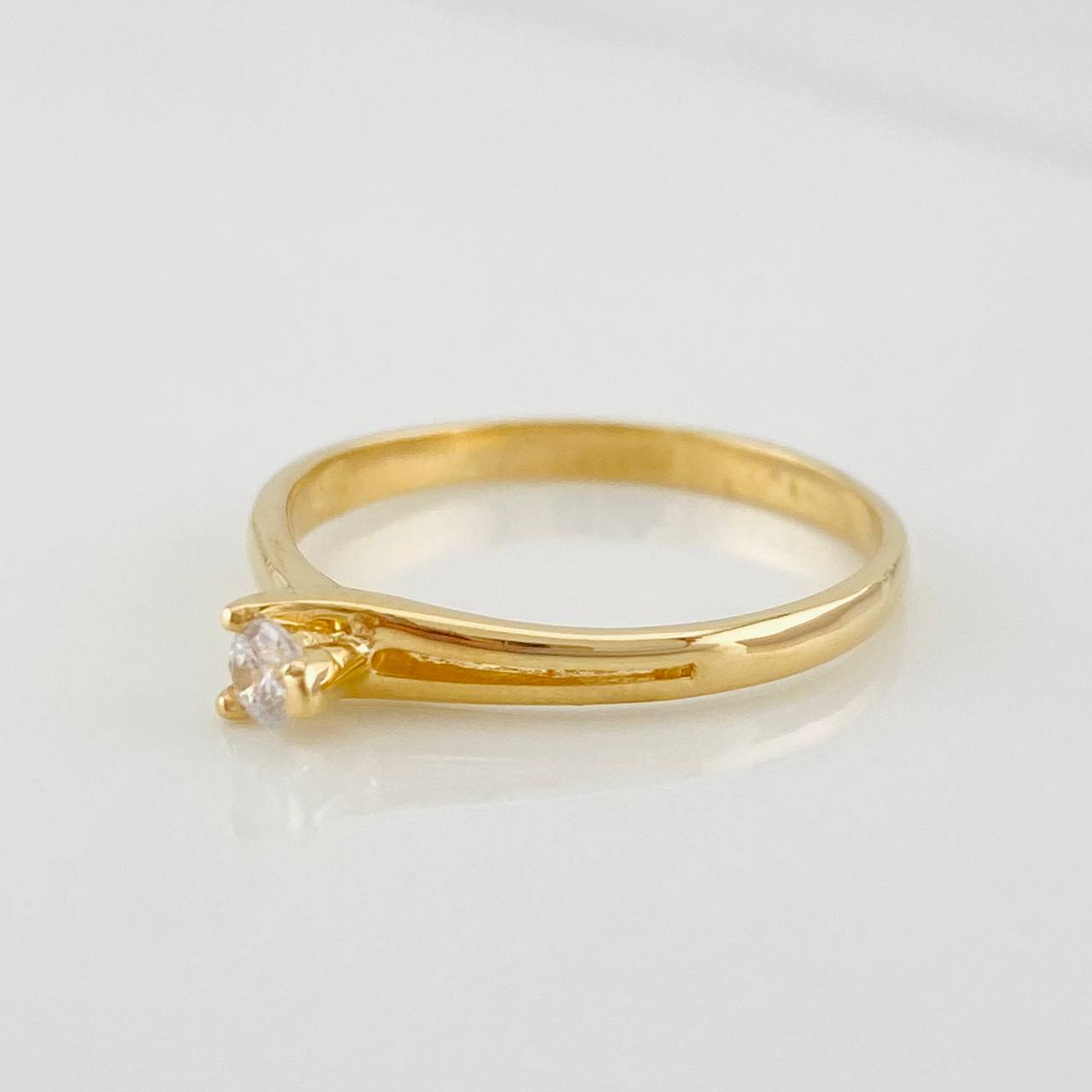 Anillo Solitario 1.95g / T7 Oro Amarillo 18K