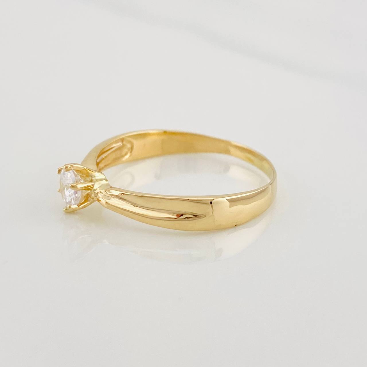 Anillo Solitario 1.95g / T8 Oro Amarillo 18K