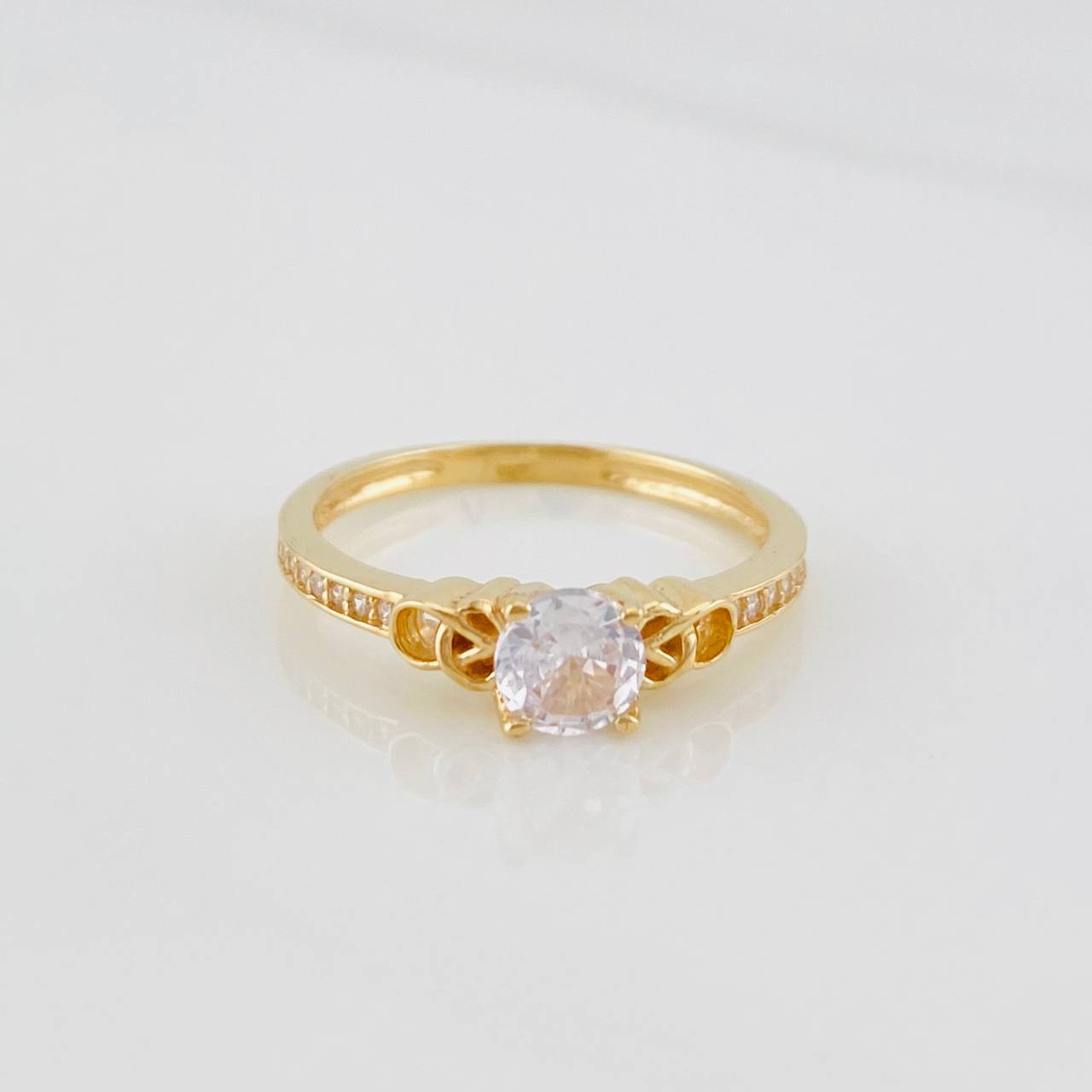 Anillo Solitario 2.2g / T7 1/4 Oro Amarillo 18K