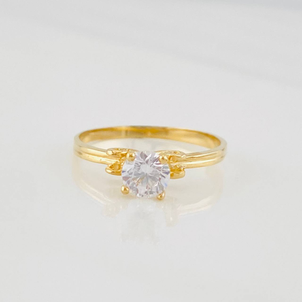 Anillo Solitario 1.55g / T6 Oro Amarillo 18K