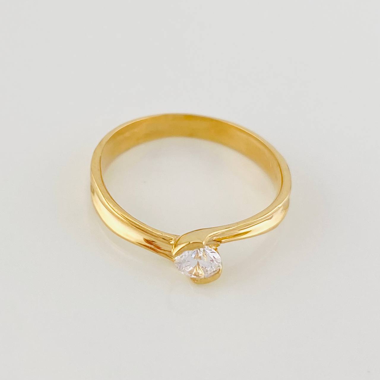 Anillo Solitario Curvo 2.1g / T5 1/2 Oro Amarillo 18K