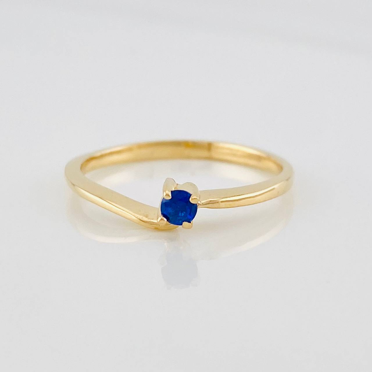 Anillo Solitario Curvo 1.7g / T6 Oro Amarillo 18K