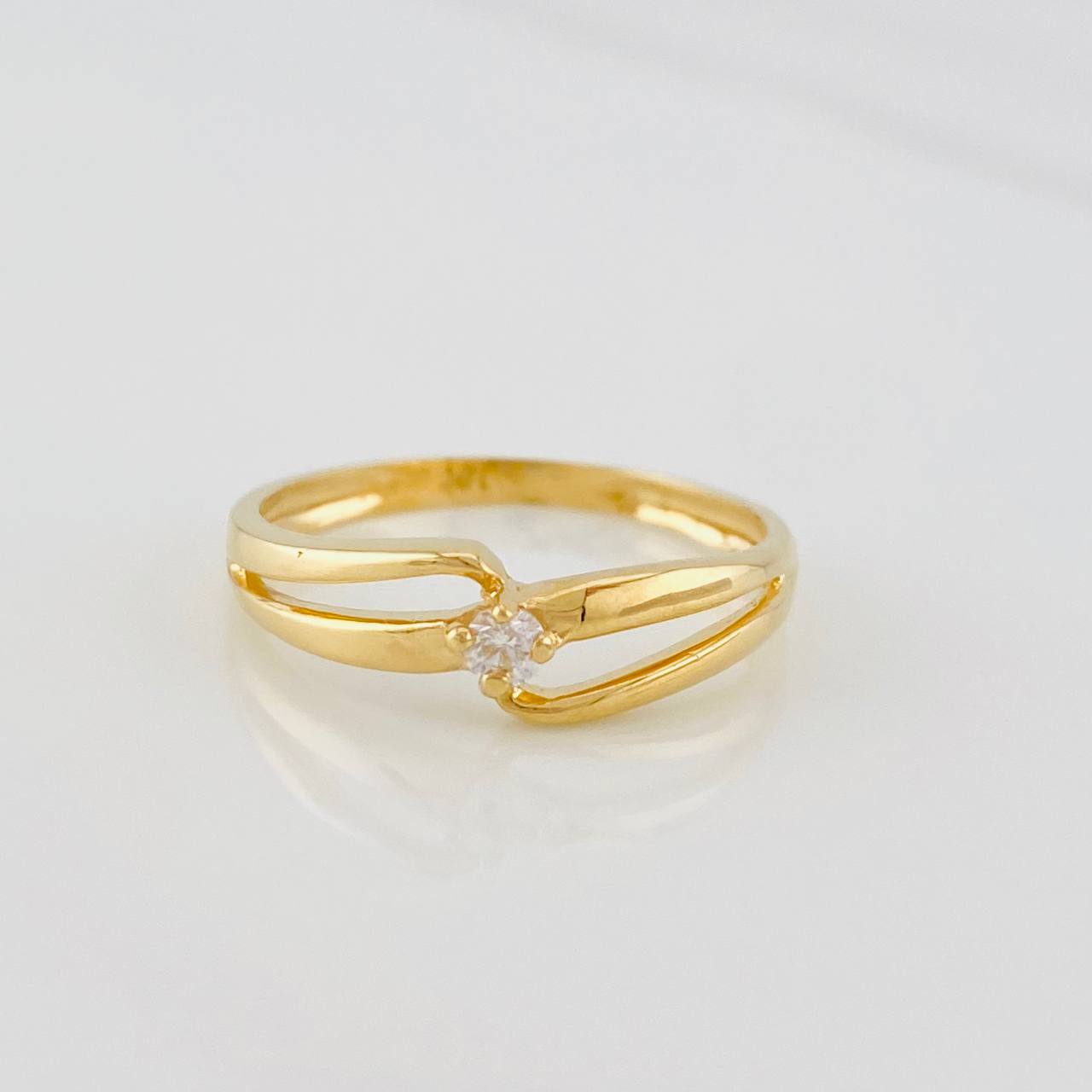 Anillo Lineas Curvas 1.65g / T6 Oro Amarillo 18K