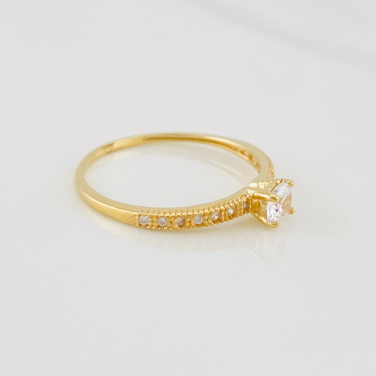 Anillo Solitario Churumbela 1.35g / T6 3/4 Oro Amarillo 18K