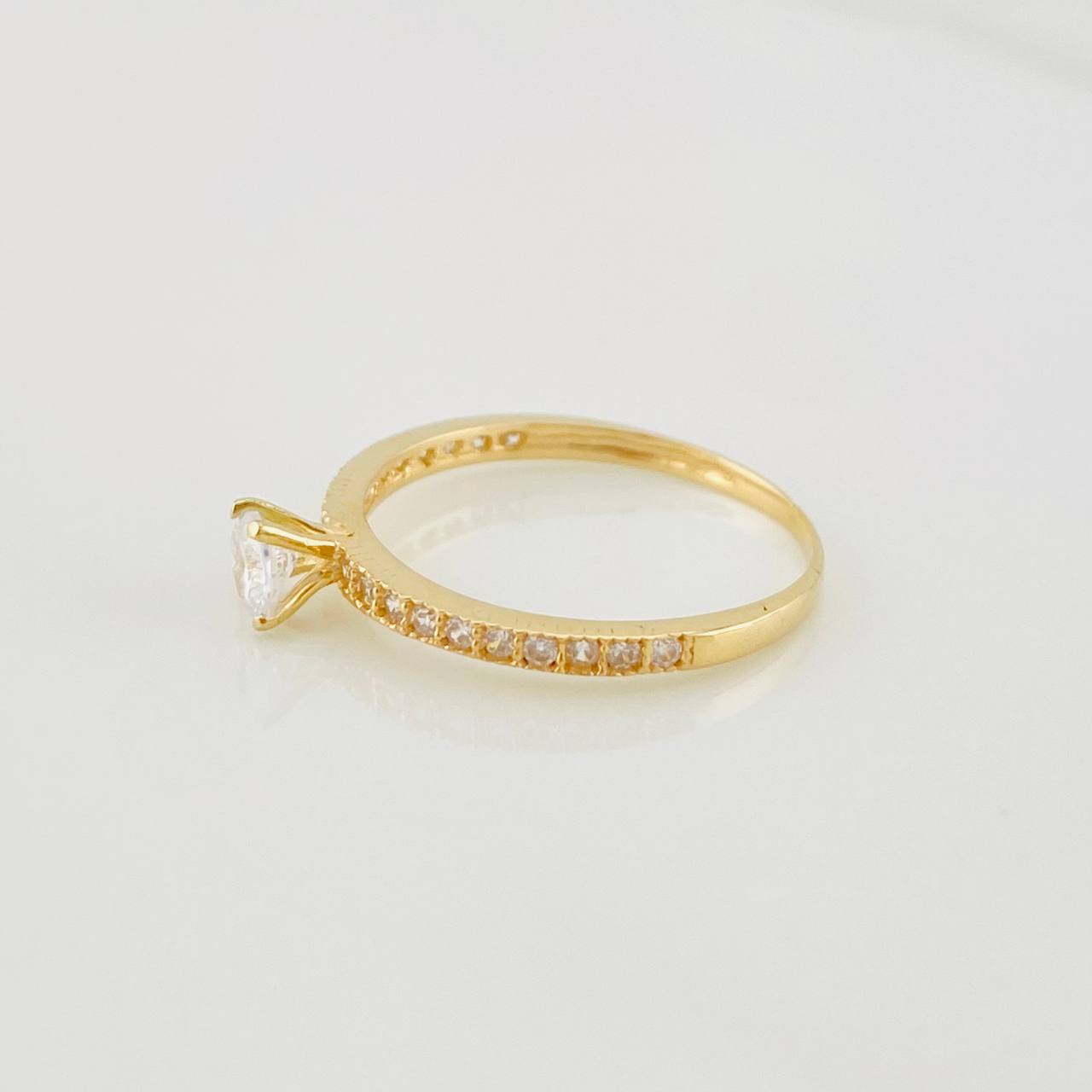 Anillo Solitario Churumbela 1.4g / T6 Oro Amarillo 18K