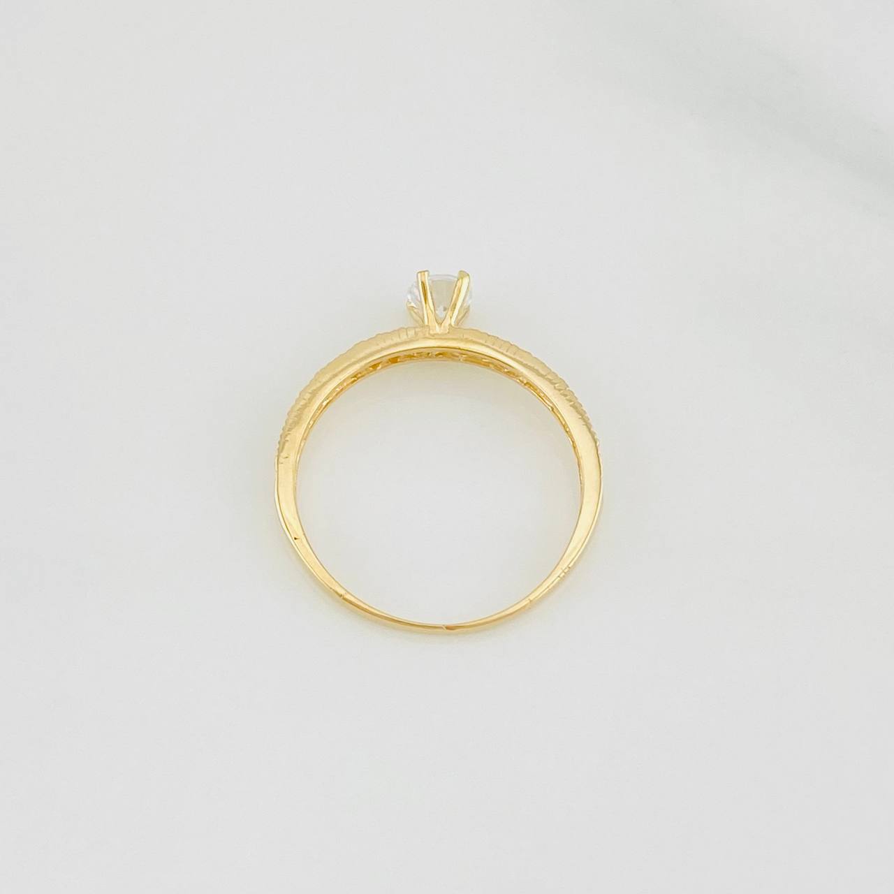 Anillo Solitario Churumbela 1.4g / T6 Oro Amarillo 18K