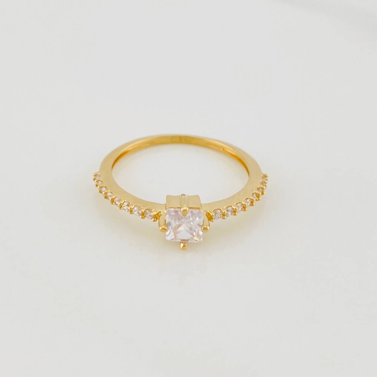 Anillo Solitario Cuadrado 1.8g / T6 1/4 Oro Amarillo 18K