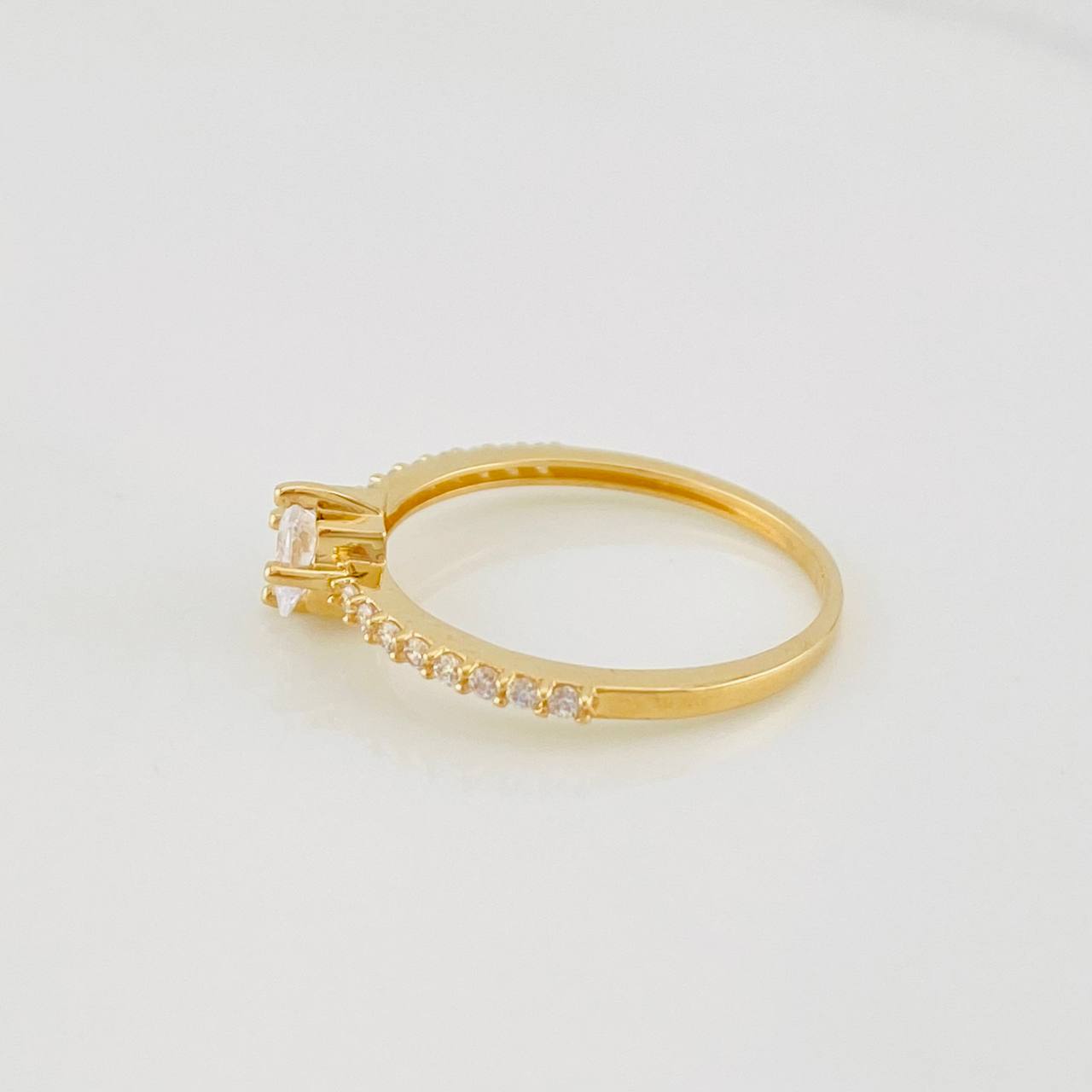 Anillo Solitario Cuadrado 1.8g / T6 1/4 Oro Amarillo 18K