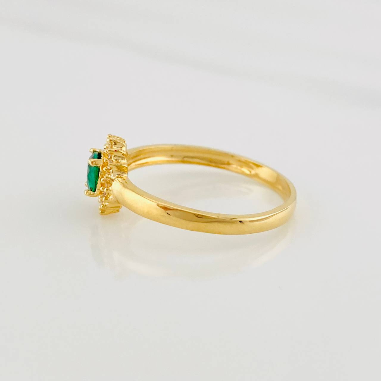 Anillo Halo Flor 2.25g / T7 1/4 Oro Amarillo 18K
