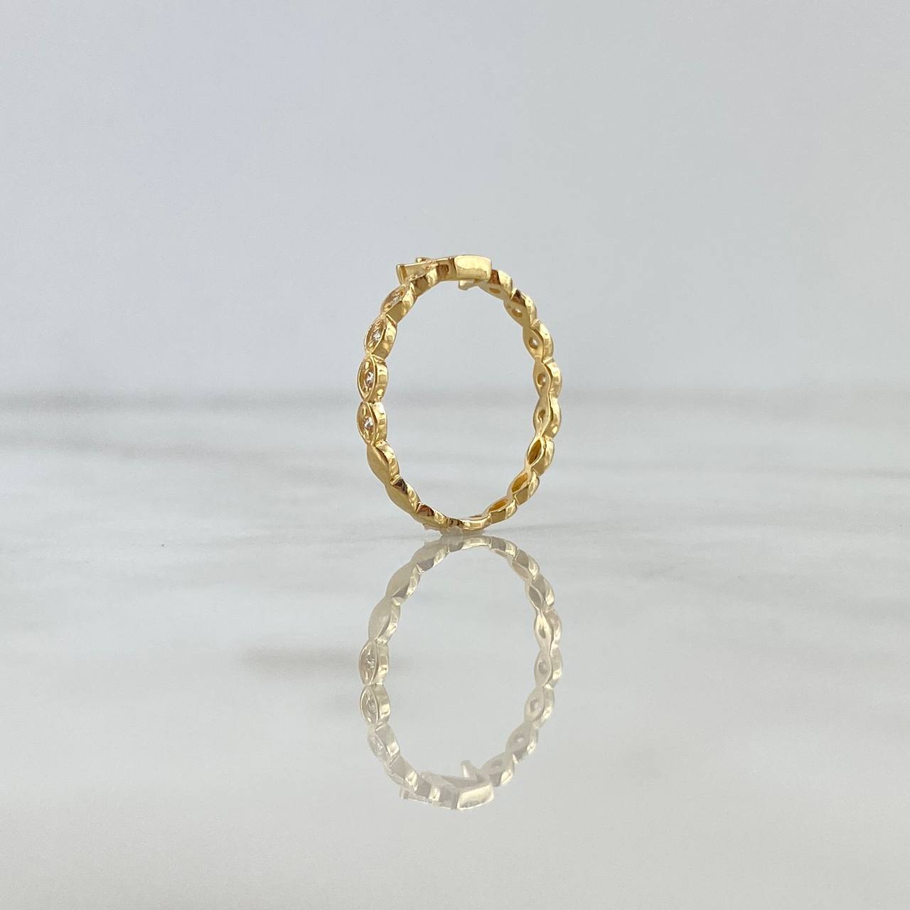 Anillo Churumbela Corona 1.55gr / T7 1/2 / Circones Blancos Oro Amarillo