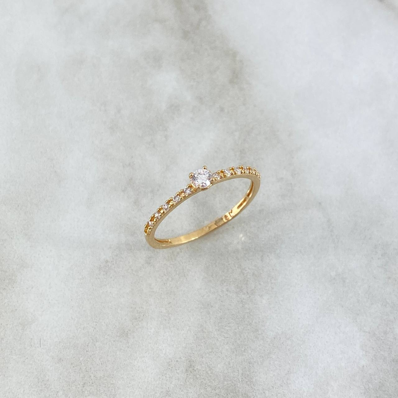 Anillo Solitario Churumbela Morse 1.5gr / T7 / Circones Blancos Blanco Oro Amarillo
