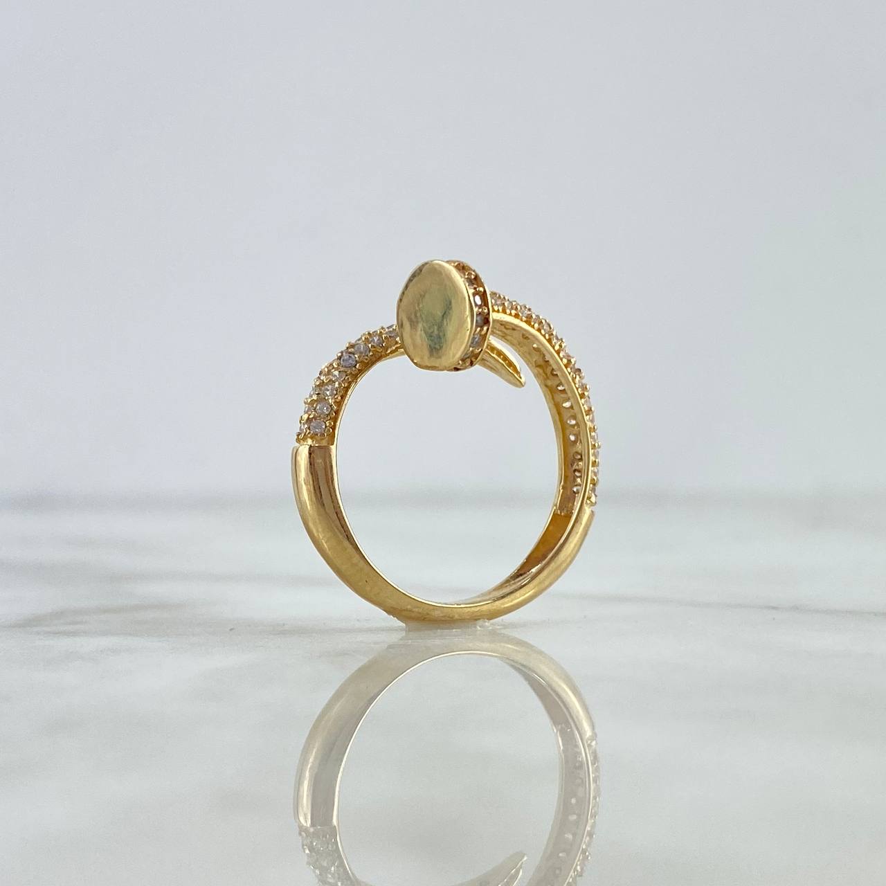Anillo Clavo 4.45gr / T7 / Circones Blancos Oro Amarillo
