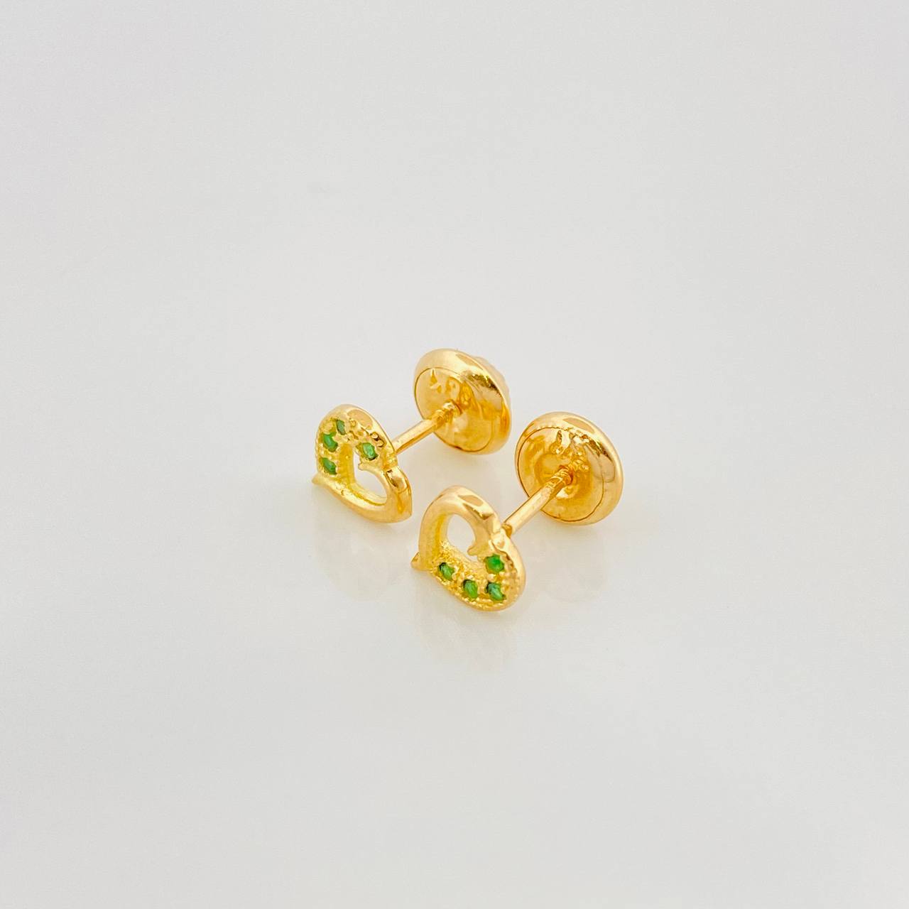 Topos Silueta Corazón 0.8 g / 5.9 mm Oro Amarillo 18K