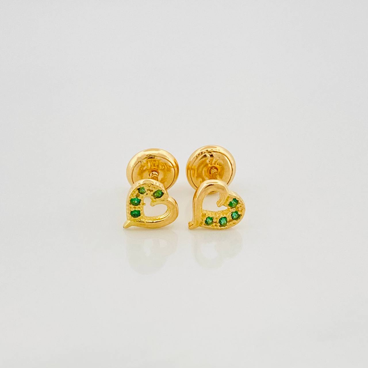 Topos Silueta Corazón 0.8 g / 5.9 mm Oro Amarillo 18K