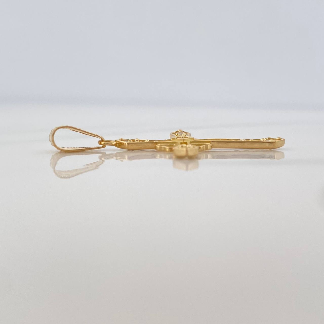 Dije Cruz Corazones 1.3gr / 3.3cm / Oro Amarillo 18K %