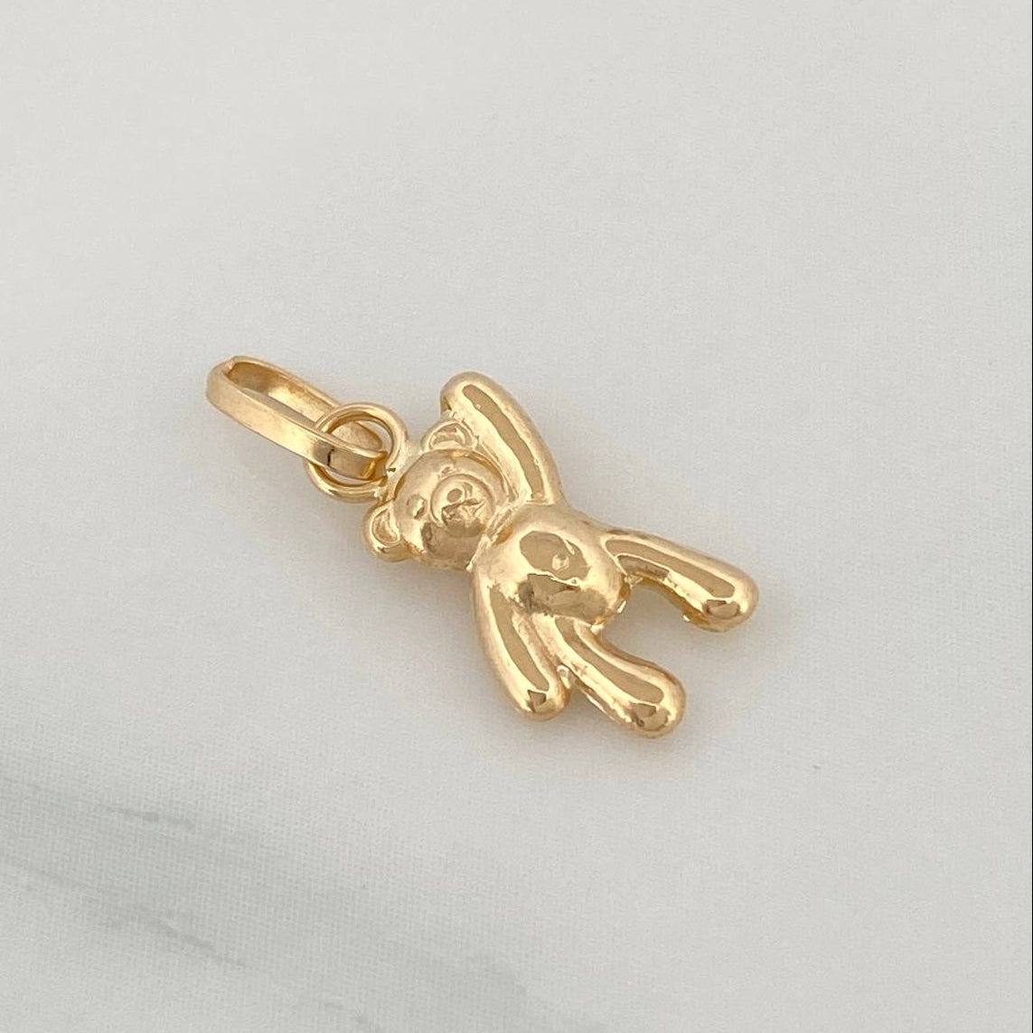 Dije Oso Mano Arriba 0.35gr / 1.7cm / Oro Amarillo 18K %