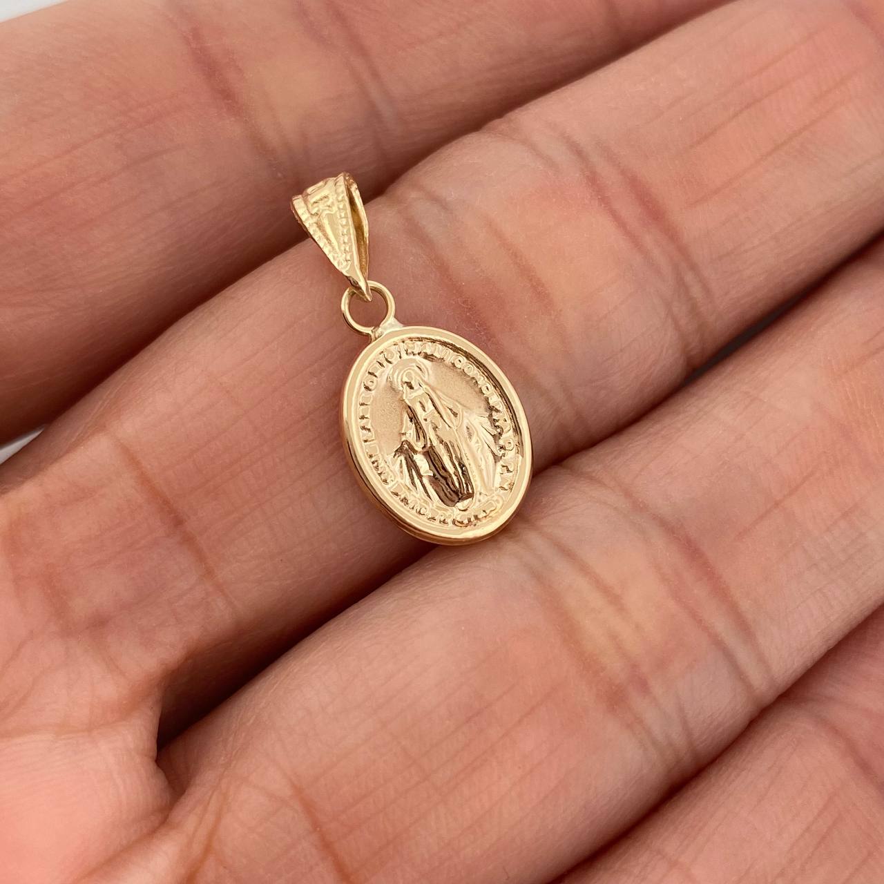 Dije Virgen Milagrosa 0.7gr / 2cm / Oro Amarillo 18K %