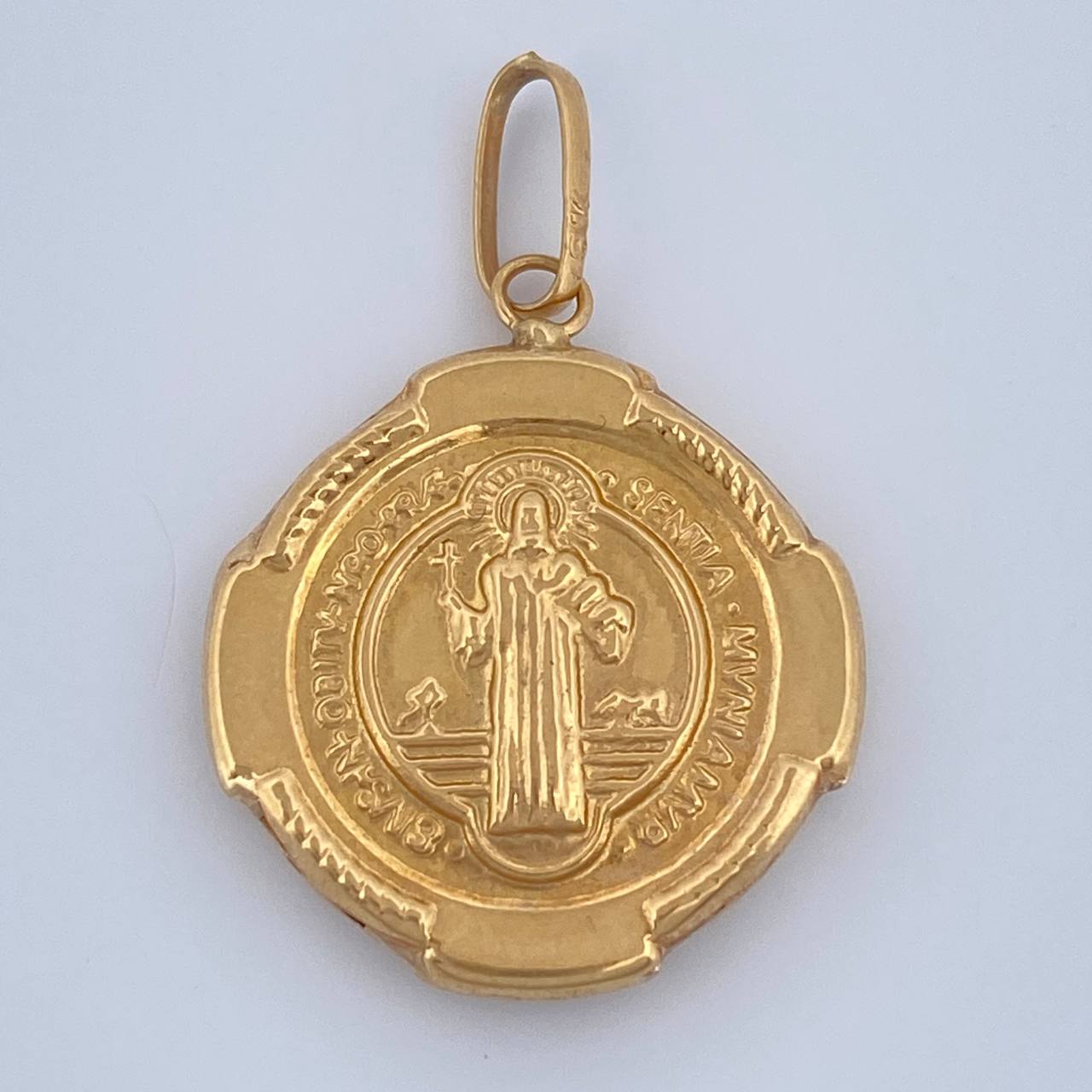 Dije San Benito 2.05gr / 3cm / Oro Amarillo 18K $