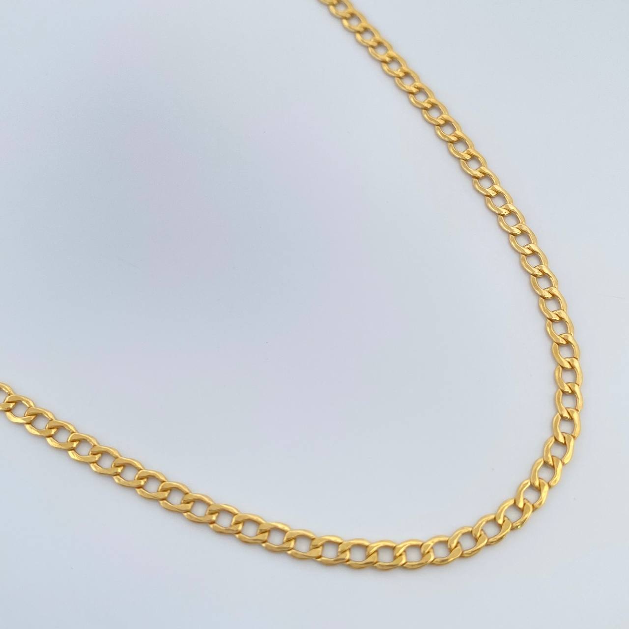 Cadena Cubana 2.6gr / 45.3cm / 2.46mm Oro Amarillo +1 18K %