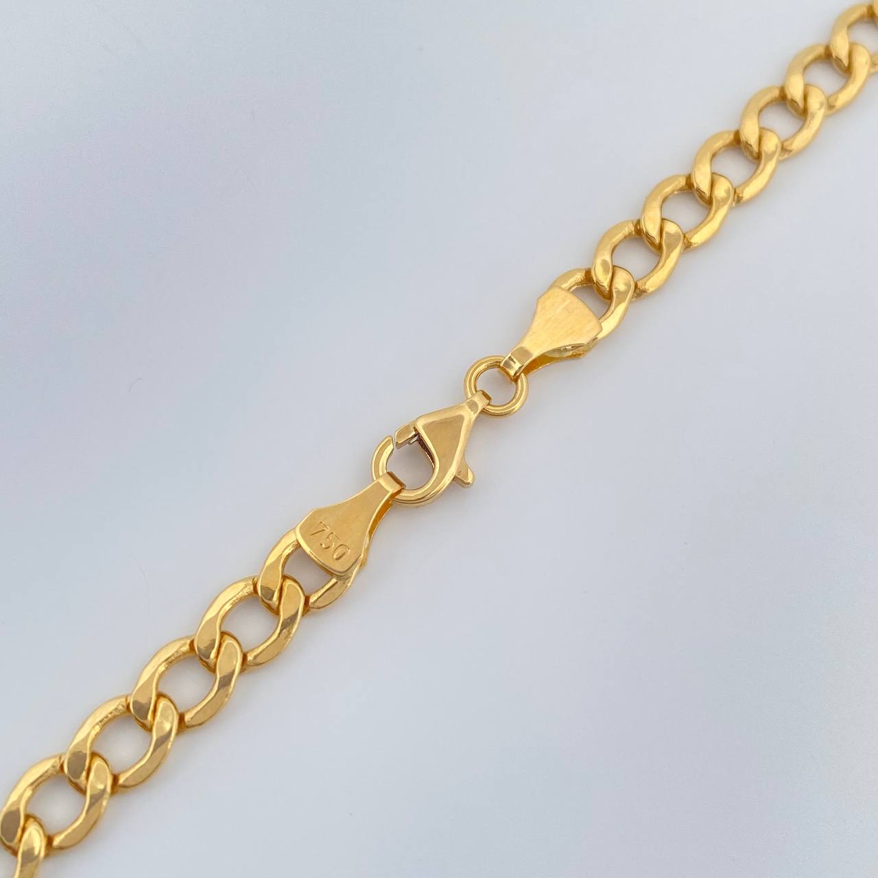 Cadena Cubana 13.6gr / 59.8cm / 5.07mm Oro Amarillo +1 18K %