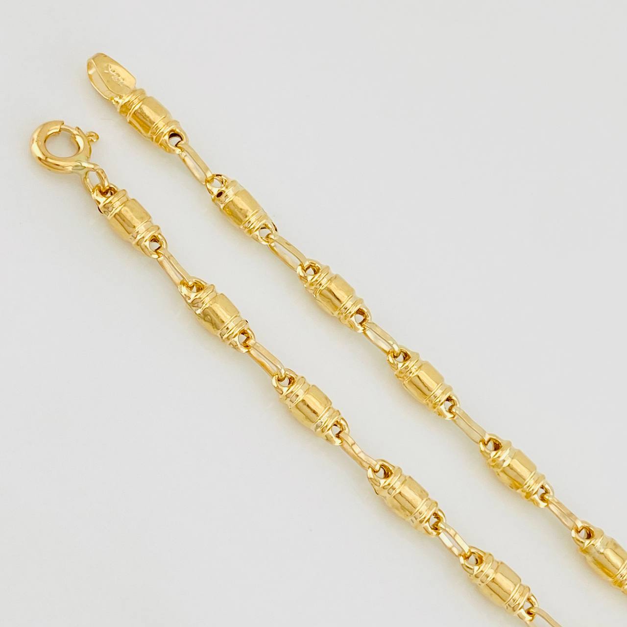 Pulso Rustico Barril 2.4g / 19cm / 3.05mm Oro Amarillo 18K