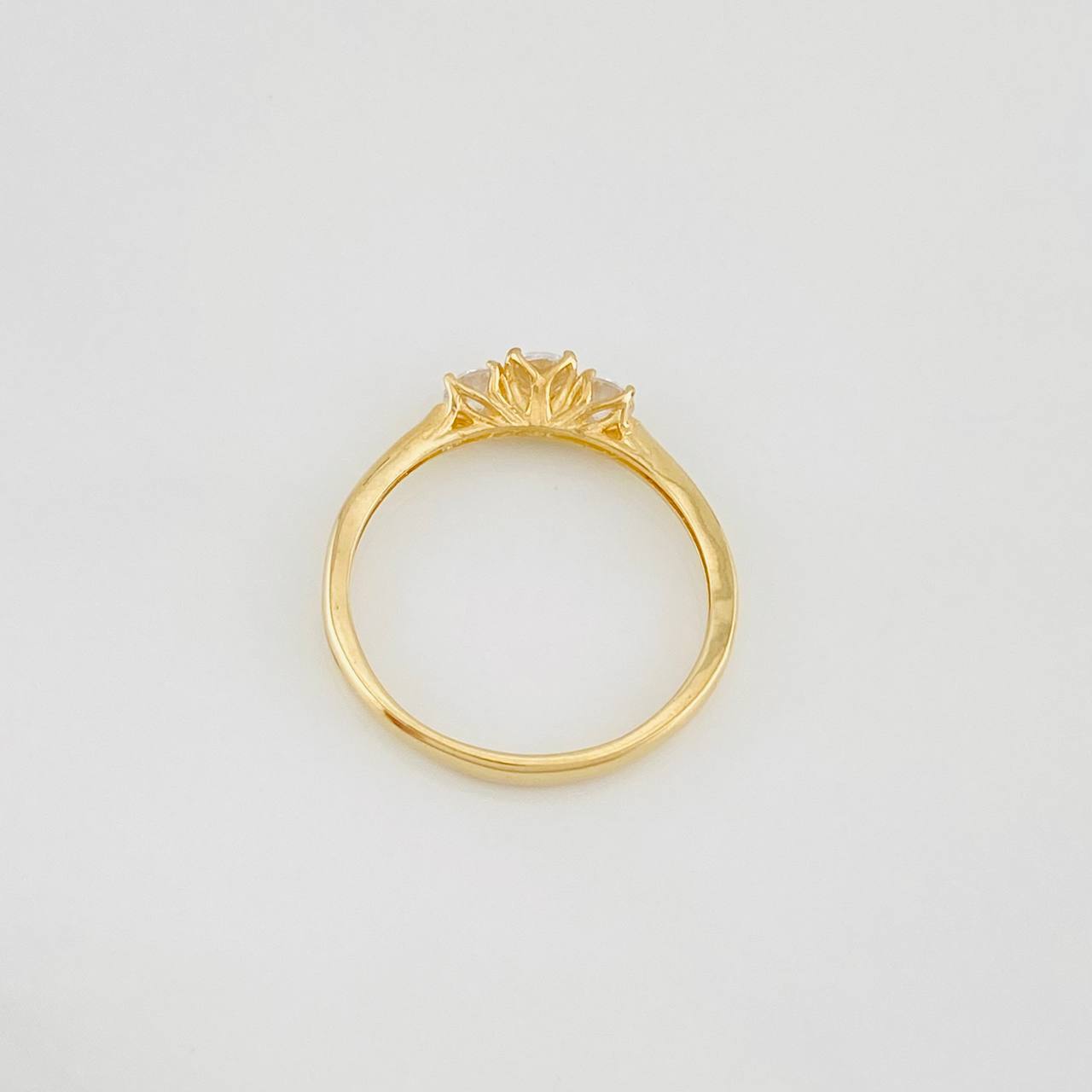 Anillo Solitario Trio 1.55g / T6 3/4 Oro Amarillo 18K