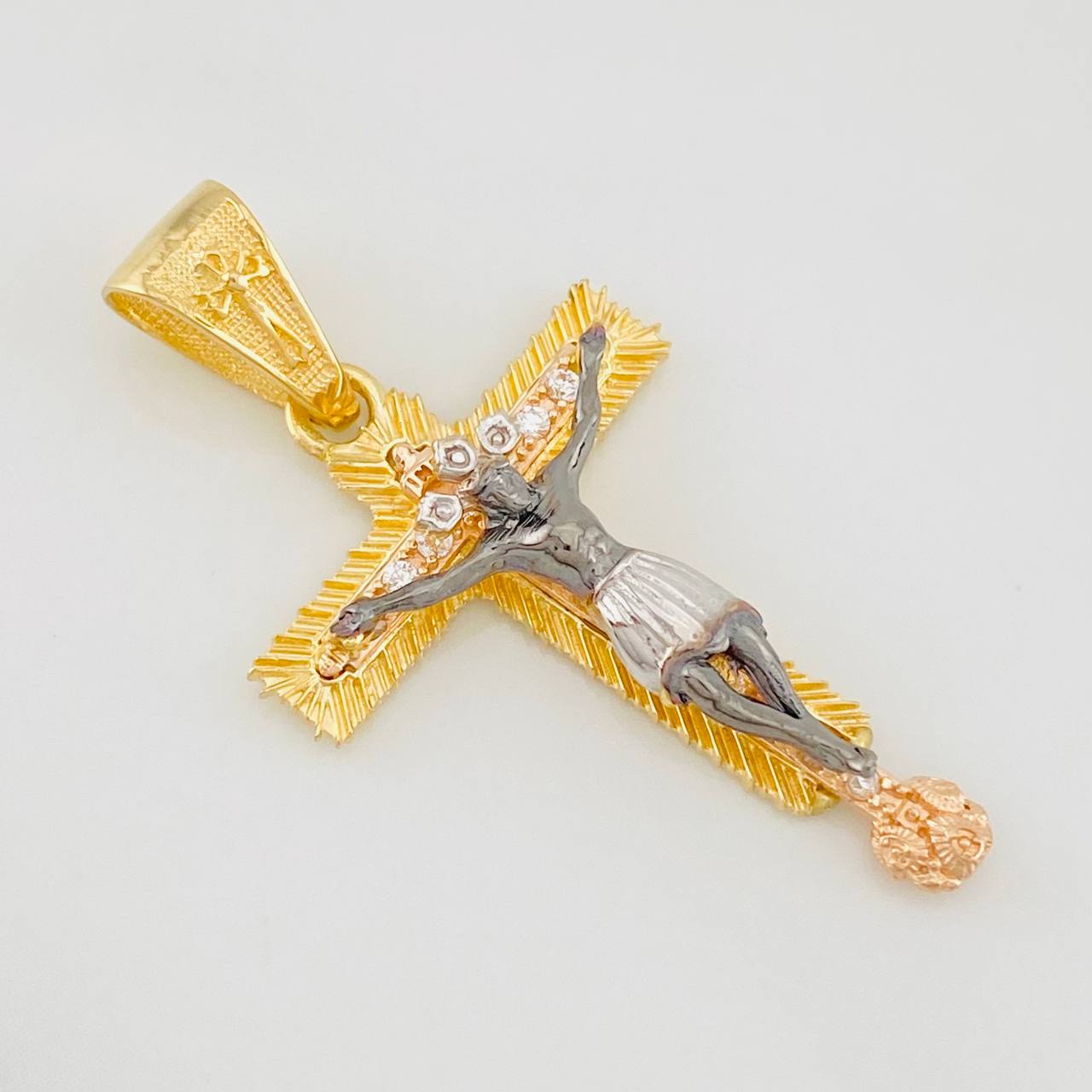 Dije Cruz Cristo 3.2g / 3.5cm Tres Oros 18K