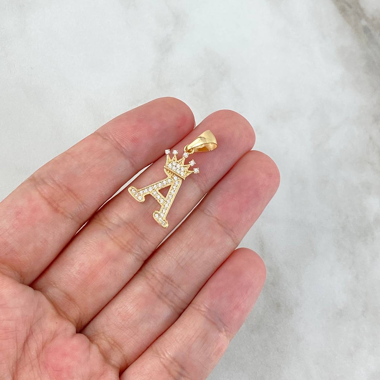 Dije Corona Letra A 1.85gr / 2.5cm / Oro Amarillo 18K